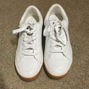 Women's Tennis Shoes
